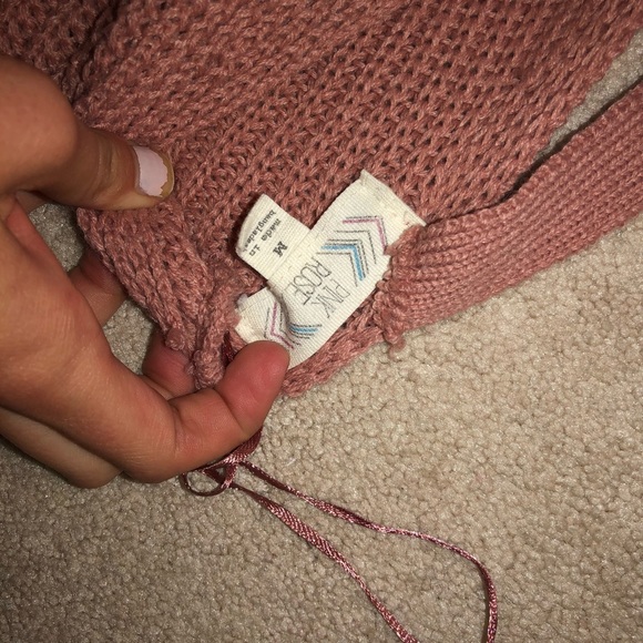 Cross back sweater! - Picture 2 of 2